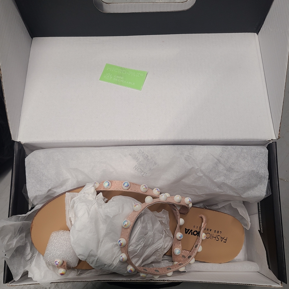 Fashion Nova Miriam Nude Sandals